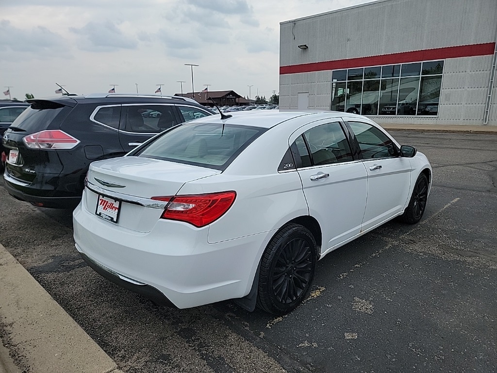 Used 2012 Chrysler 200 Limited with VIN 1C3CCBCB6CN181517 for sale in Saint Cloud, Minnesota