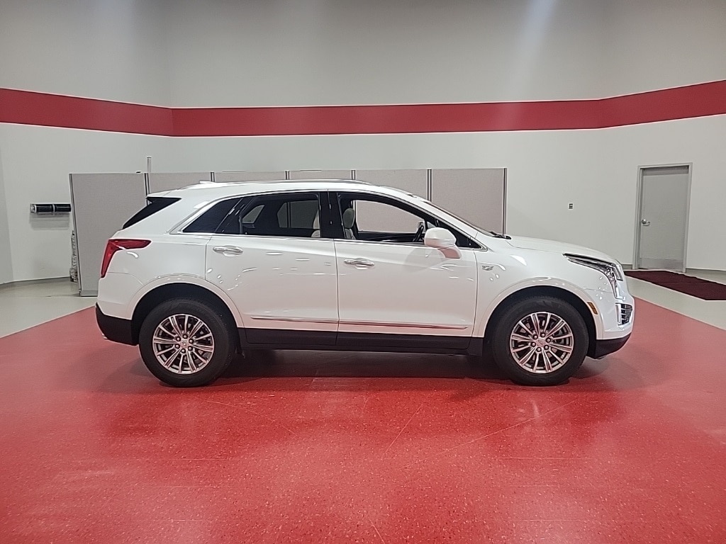 Used 2019 Cadillac XT5 Luxury with VIN 1GYKNDRS0KZ181177 for sale in Saint Cloud, Minnesota