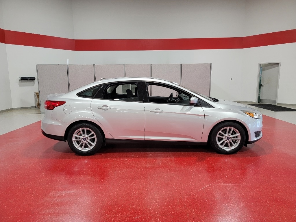 Used 2018 Ford Focus SE with VIN 1FADP3F28JL328568 for sale in Saint Cloud, Minnesota