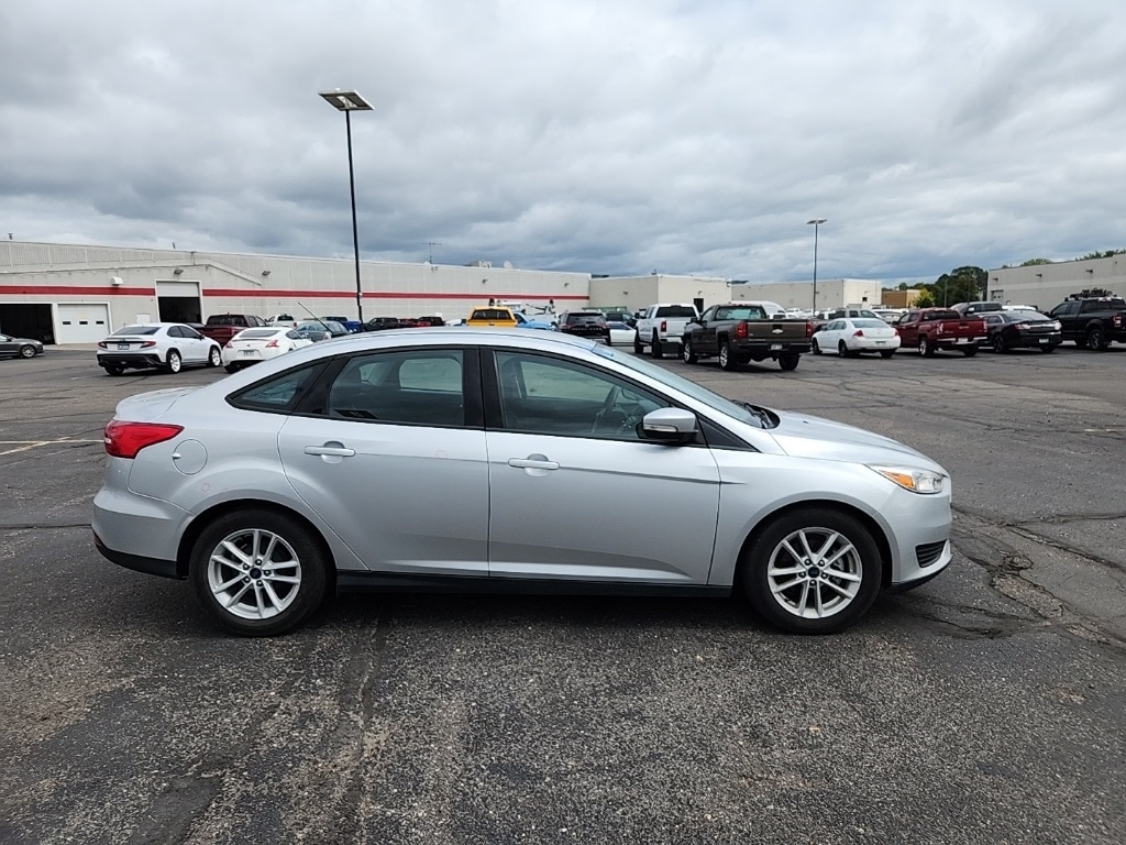 Used 2017 Ford Focus SE with VIN 1FADP3F25HL320339 for sale in Saint Cloud, Minnesota