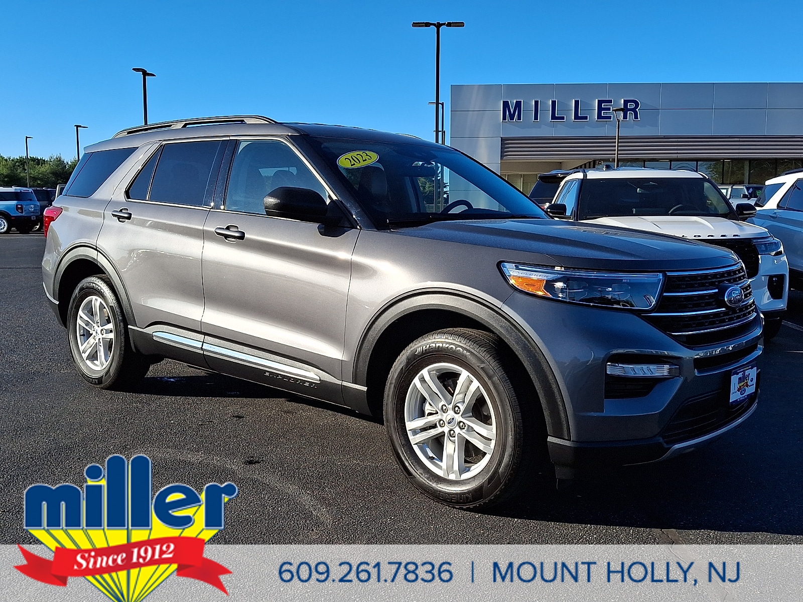 2023 Ford Explorer XLT 4WD's photo