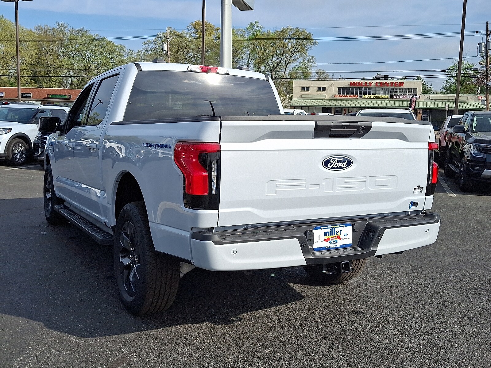 2025 Ford F-150 Lightning photo 3