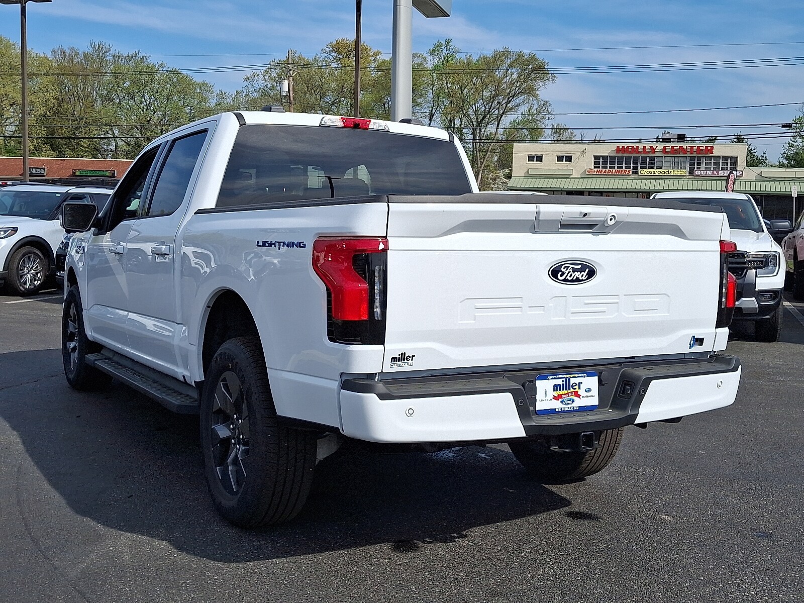 2025 Ford F-150 Lightning photo 2