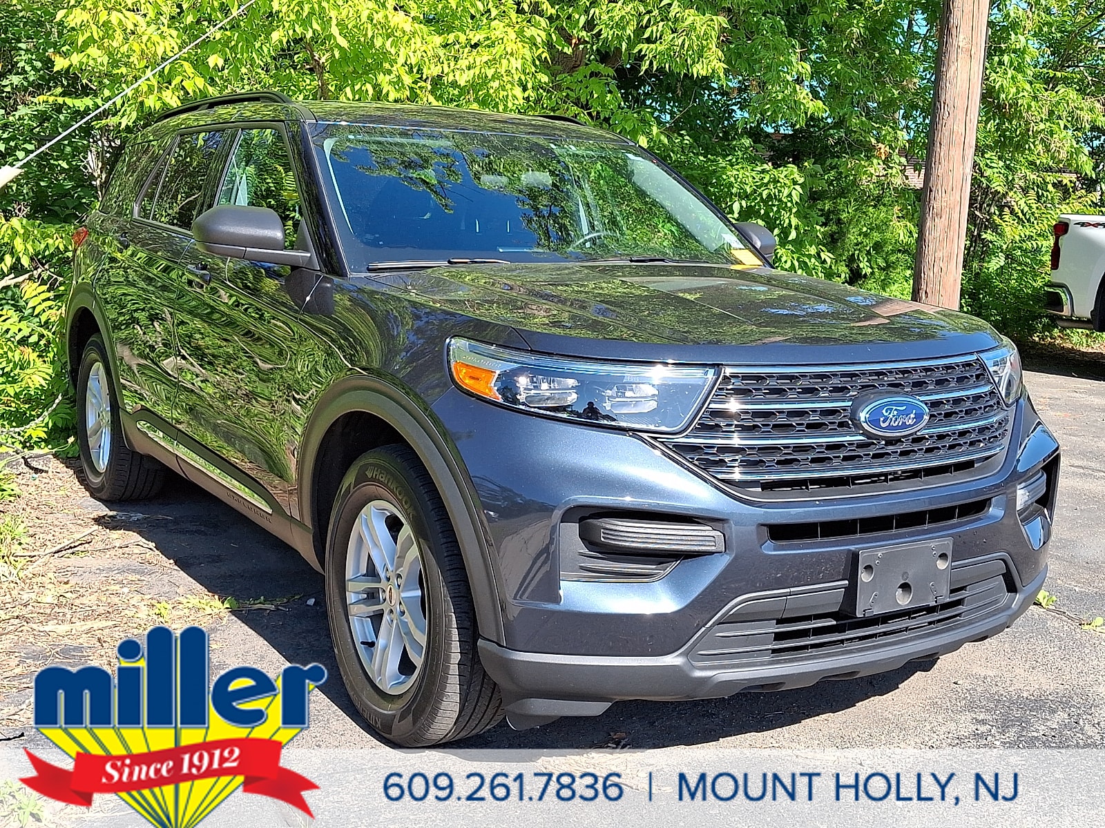 2023 Ford Explorer XLT 4WD's photo