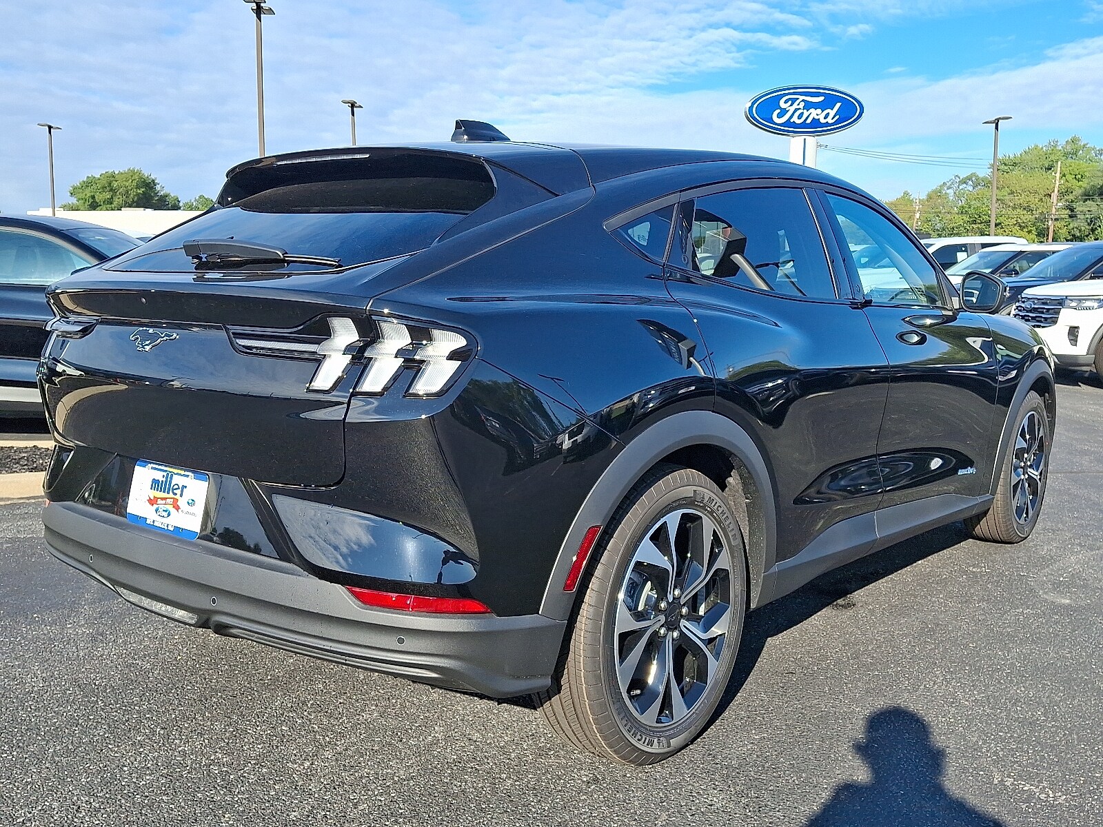 2025 Ford Mustang Mach-E Select photo 4