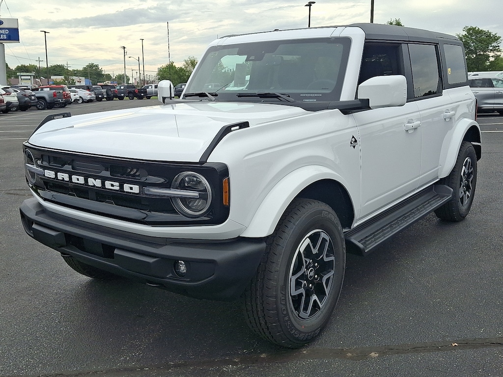 New 2025 Ford Bronco Outer Banks SUV