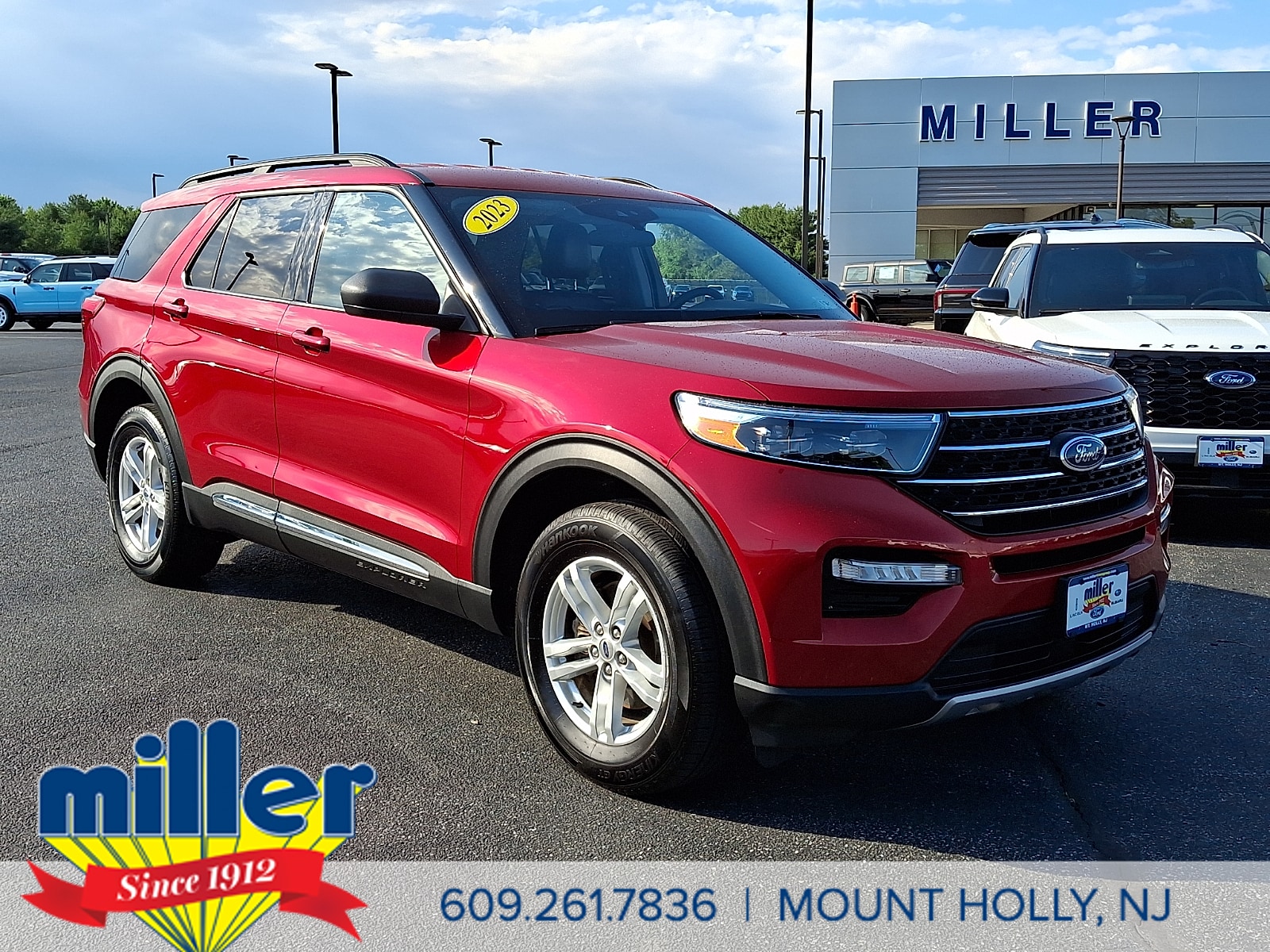 2023 Ford Explorer XLT 4WD's photo