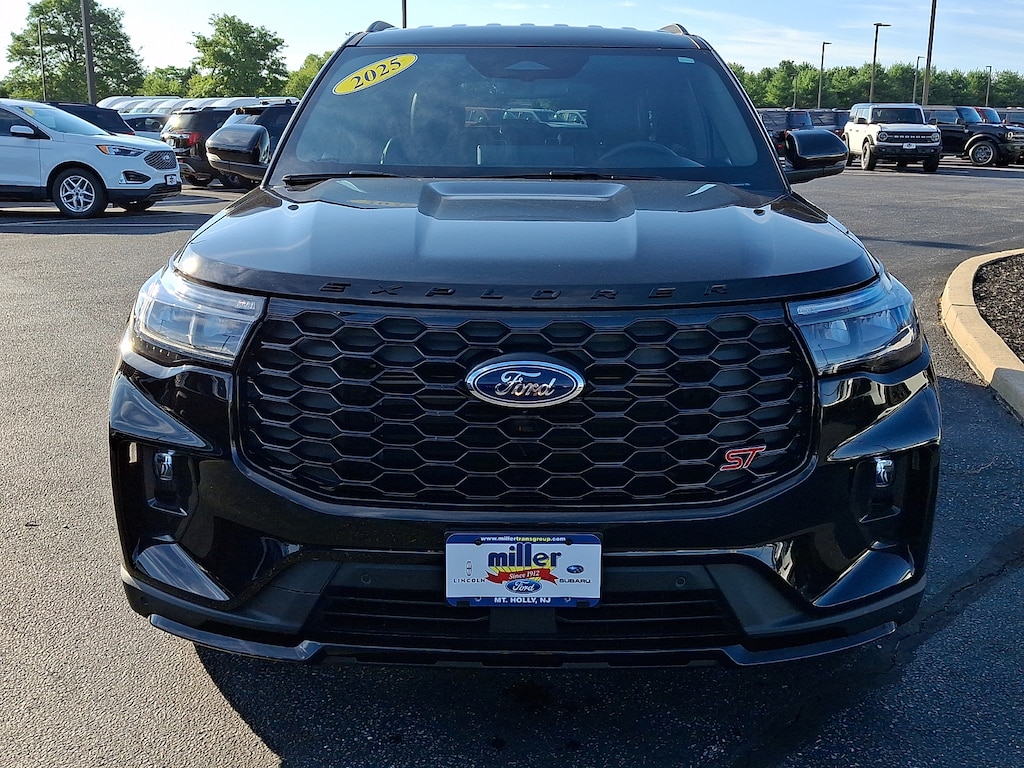 Used 2025 Ford Explorer ST Sport Utility