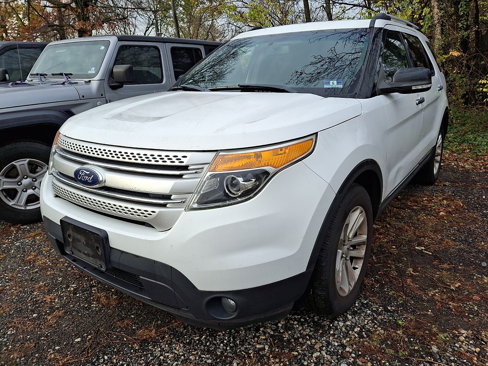 2013 Ford Explorer XLT Sport photo 3