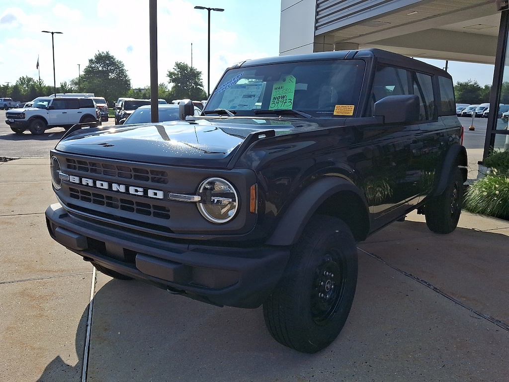 New 2025 Ford Bronco Base SUV