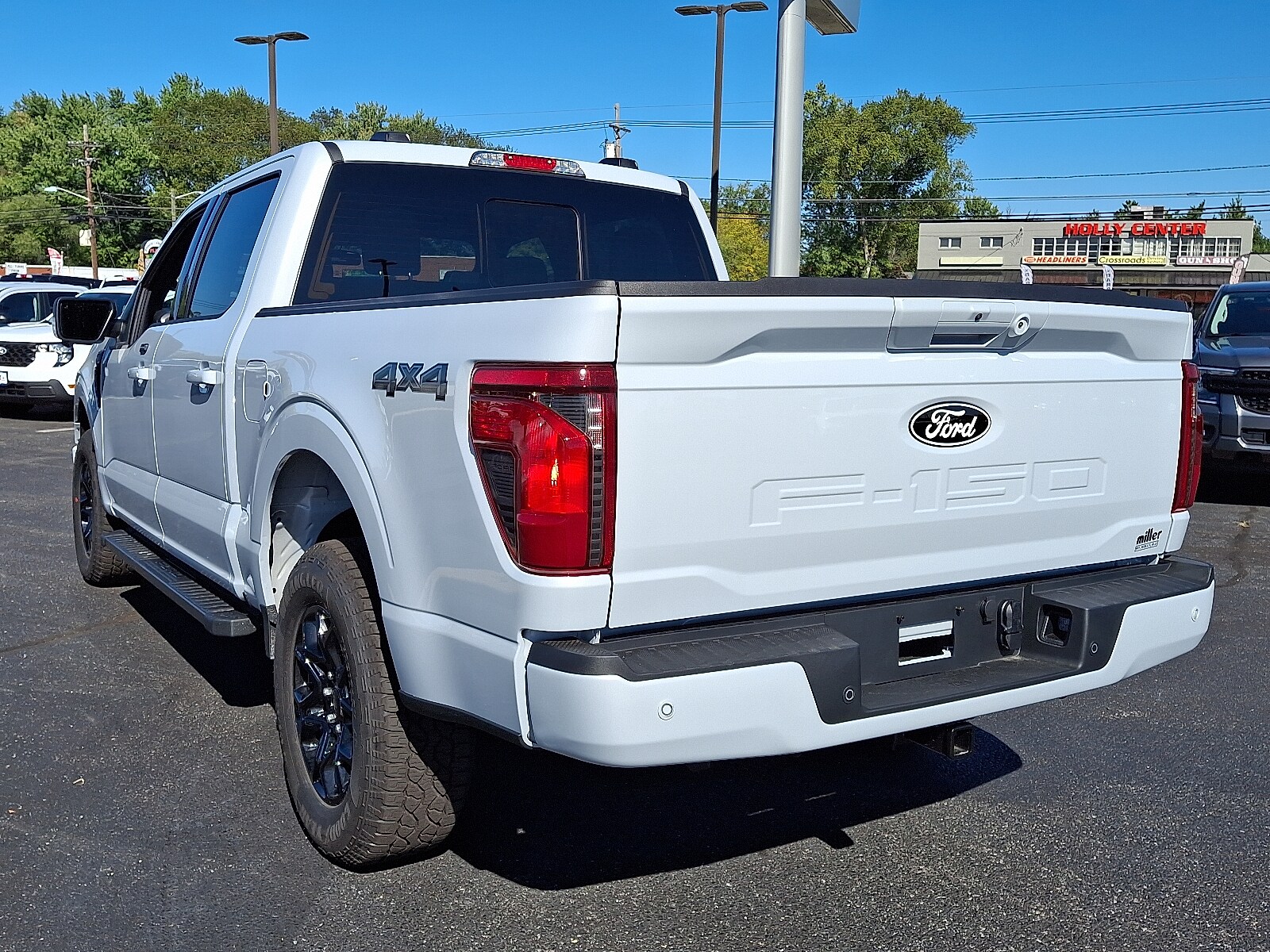 2025 Ford F-150 XLT photo 3