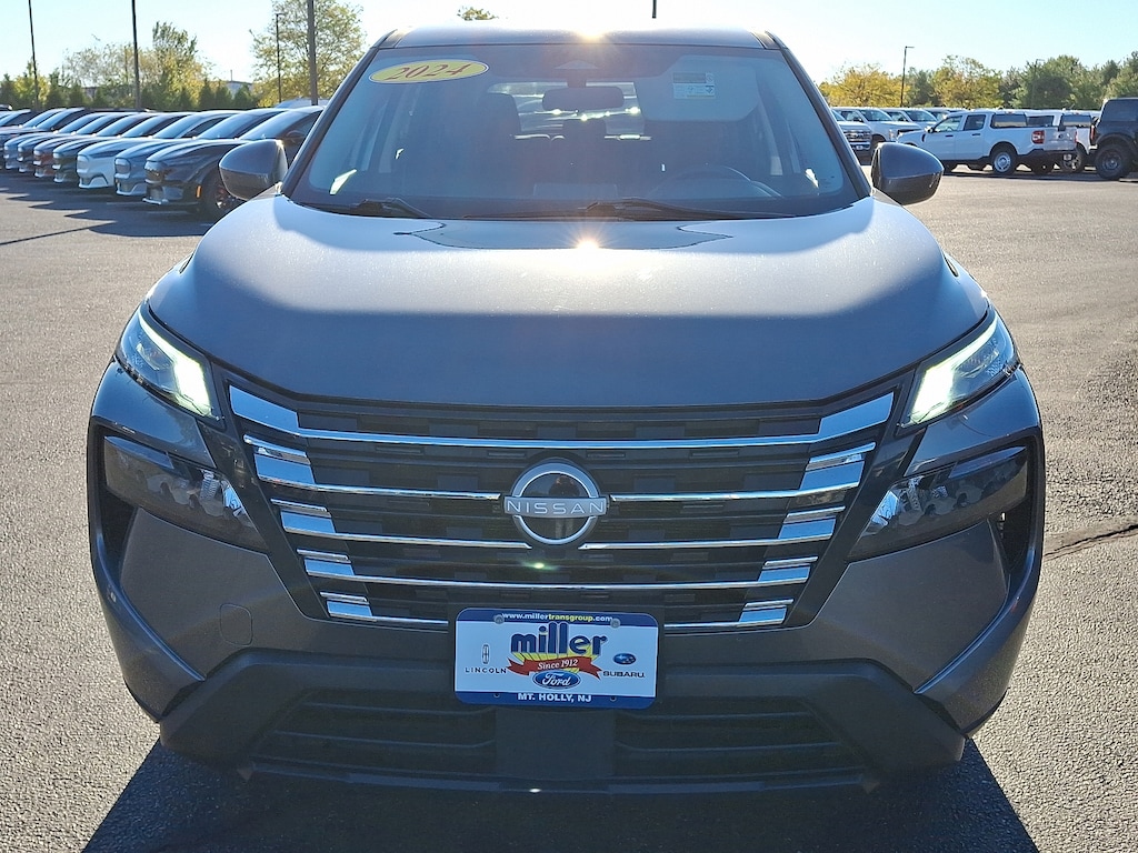 Used 2024 Nissan Rogue SV Intelligent AWD Sport Utility