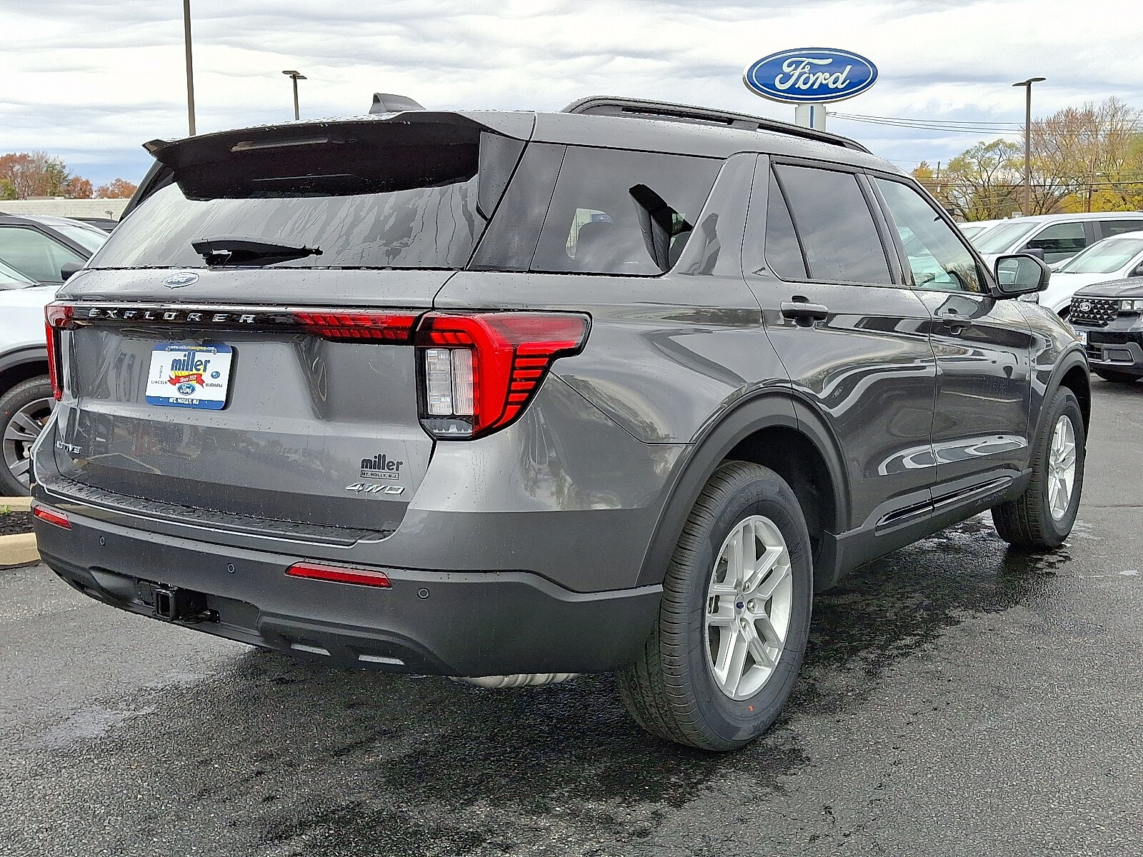 2026 Ford Explorer photo 4