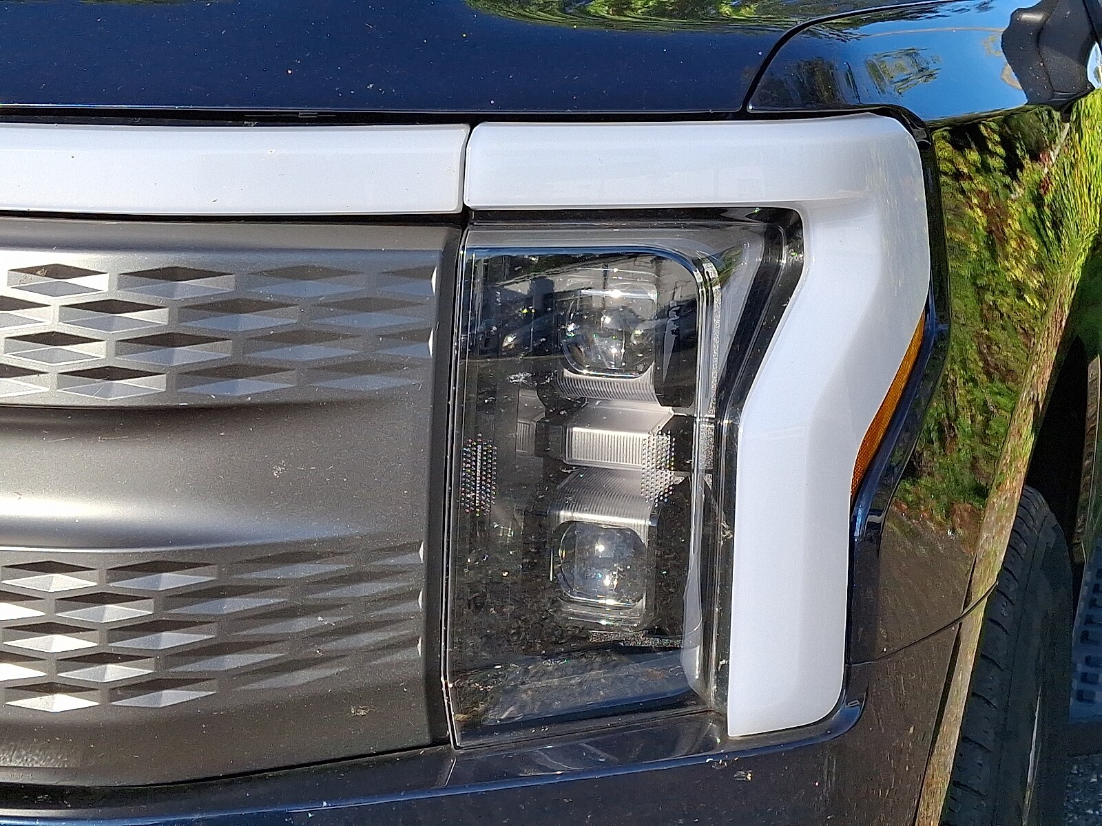 2023 Ford F-150 Lightning XLT photo 4