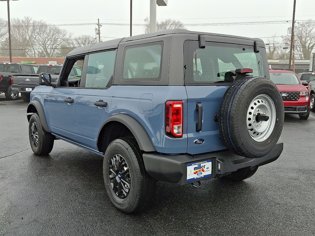 New 2025 Ford Bronco Base SUV