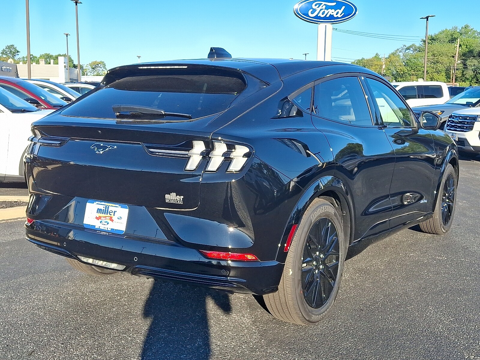 2025 Ford Mustang Mach-E Premium photo 3