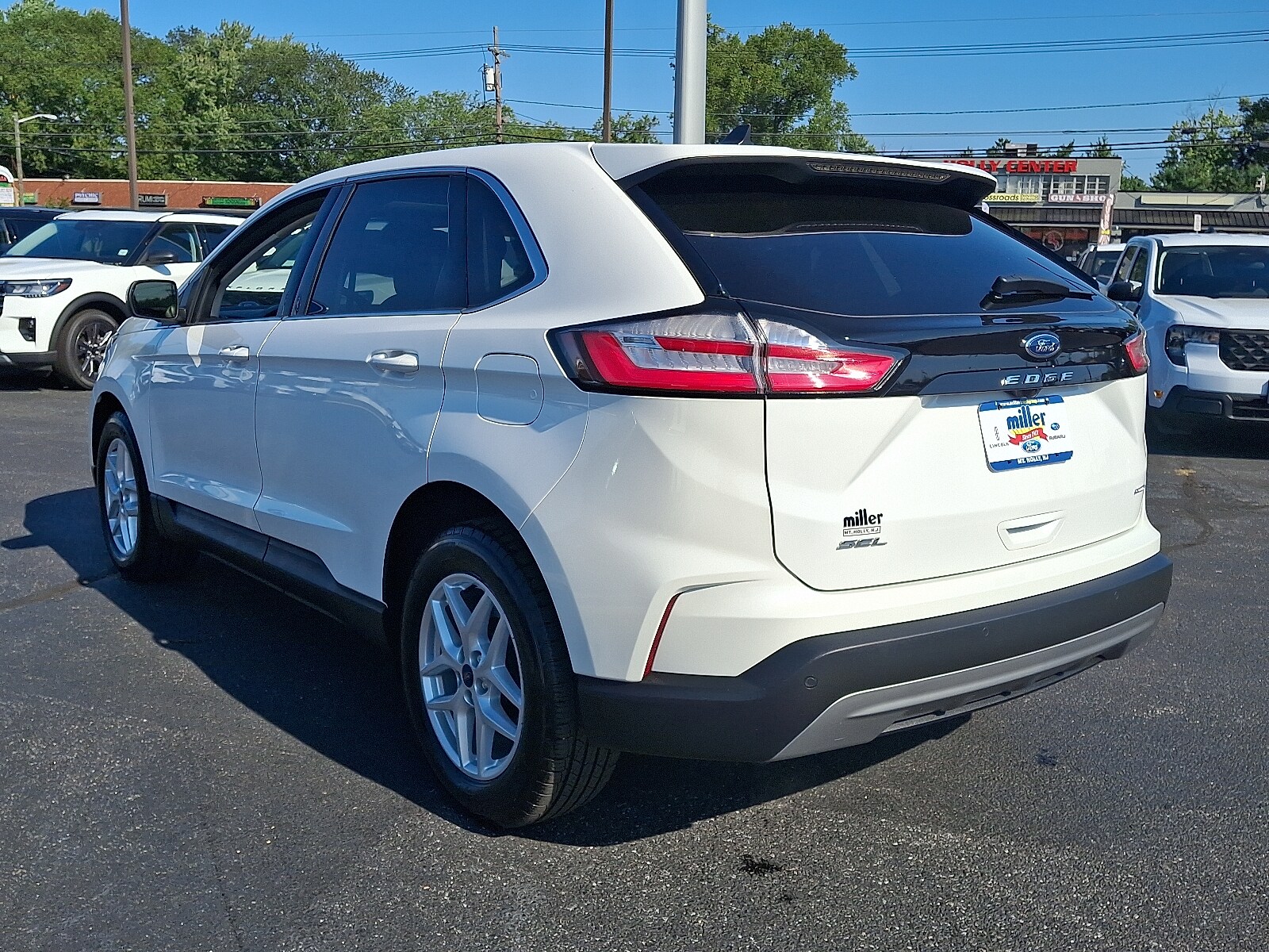 2022 Ford Edge SEL photo 4