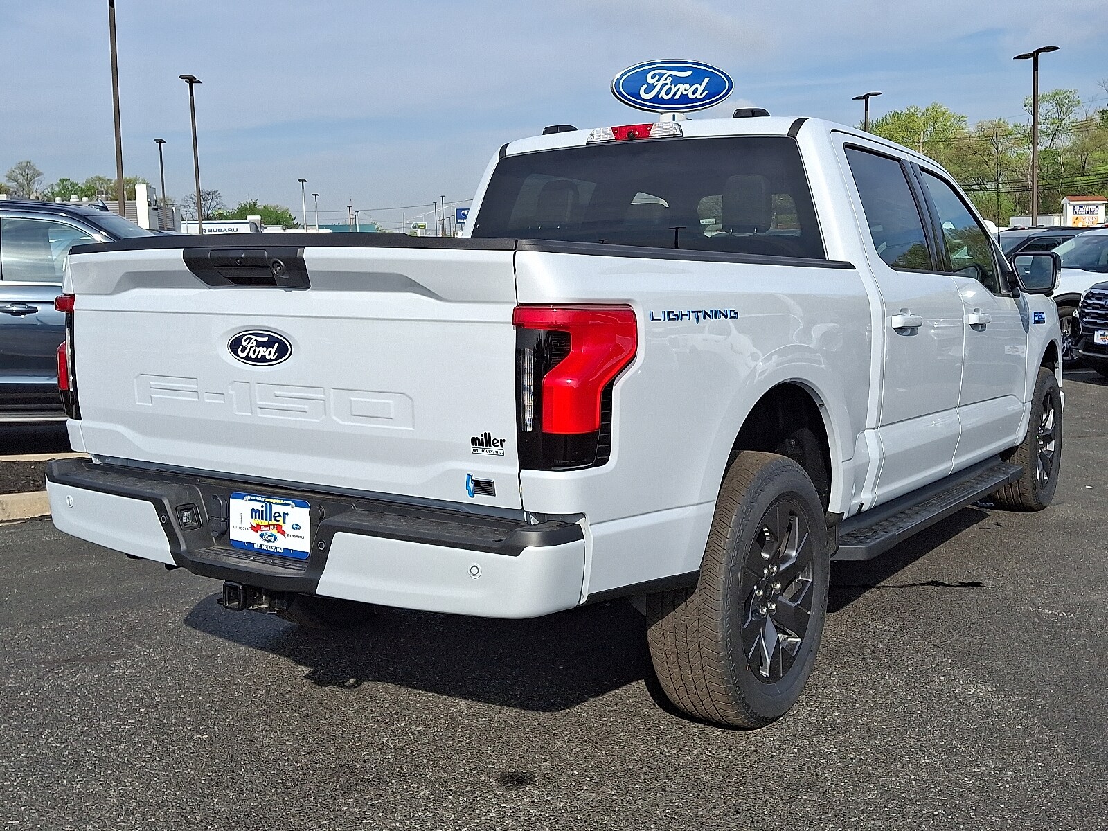 2025 Ford F-150 Lightning photo 4