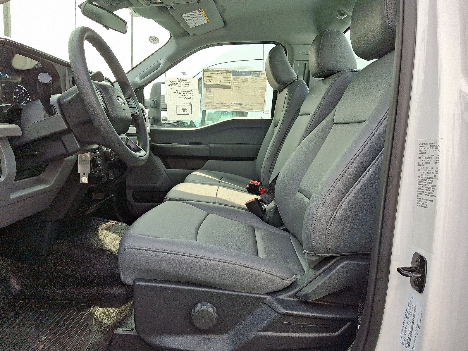 2025 Ford F-250 Super Duty XL - Photo 11