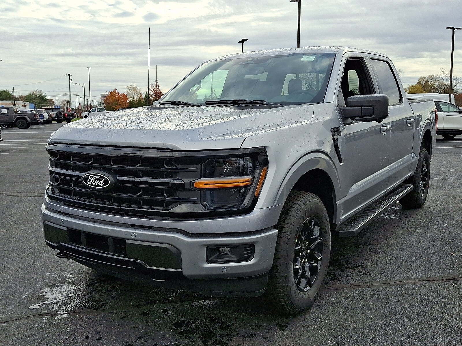 2025 Ford F-150 XLT photo 2