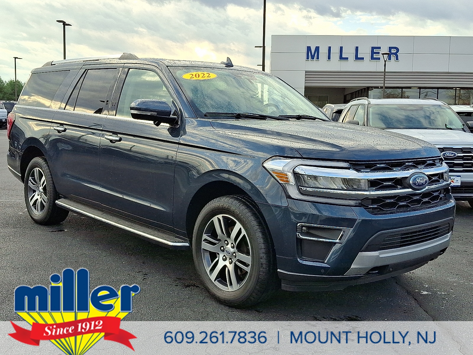 2022 Ford Expedition Limited's photo