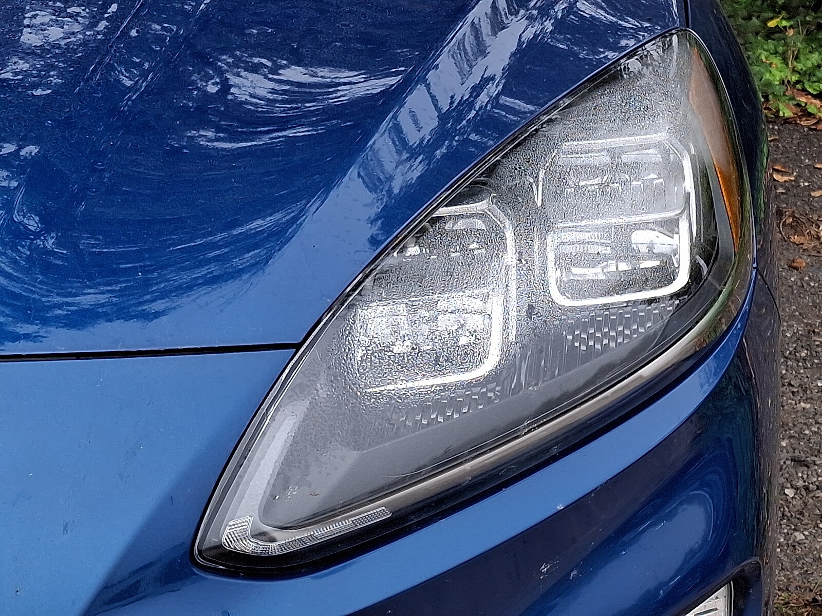 2022 Ford Escape Titanium photo 4