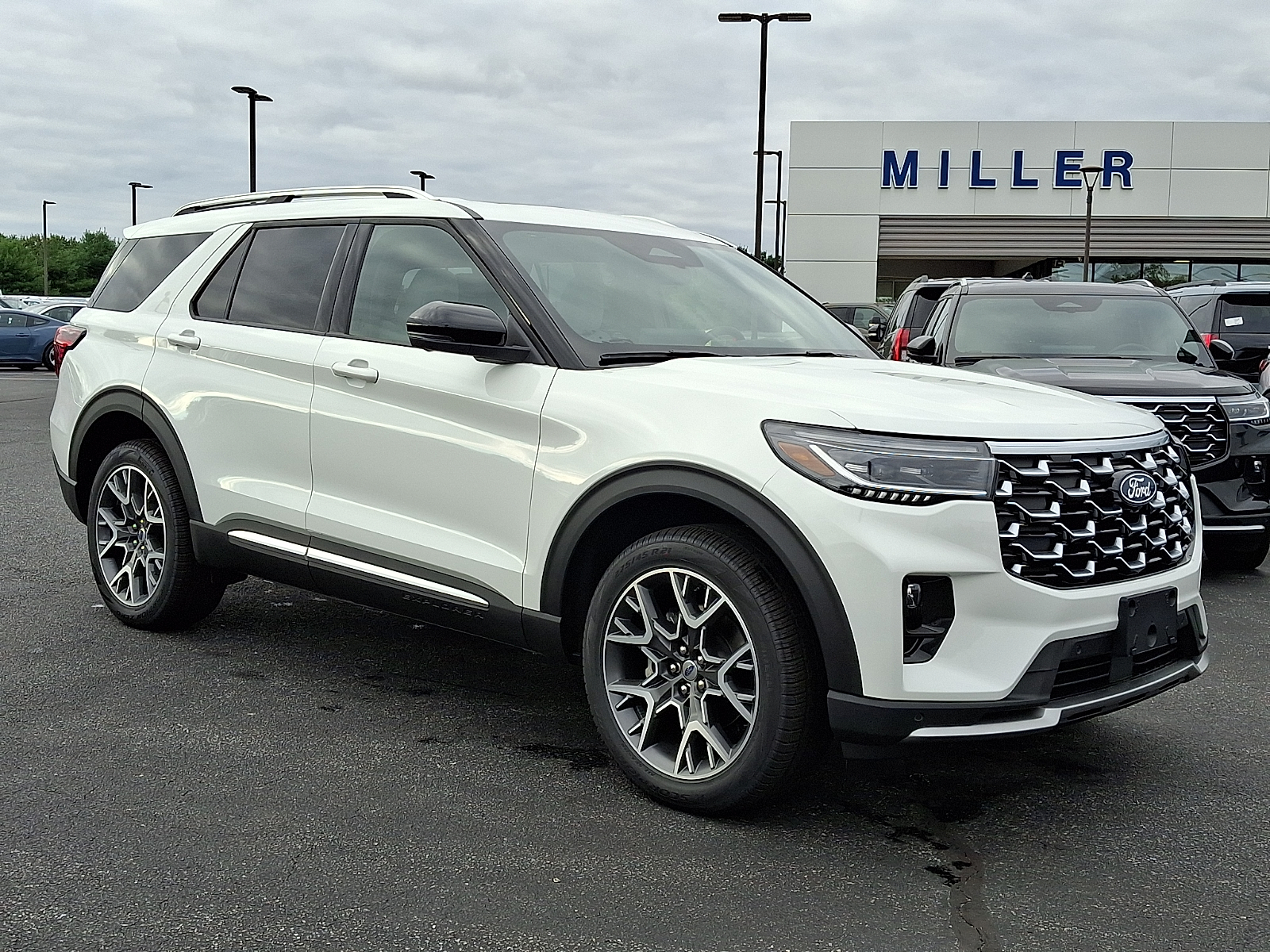 2027 Ford Explorer Platinum SUV
