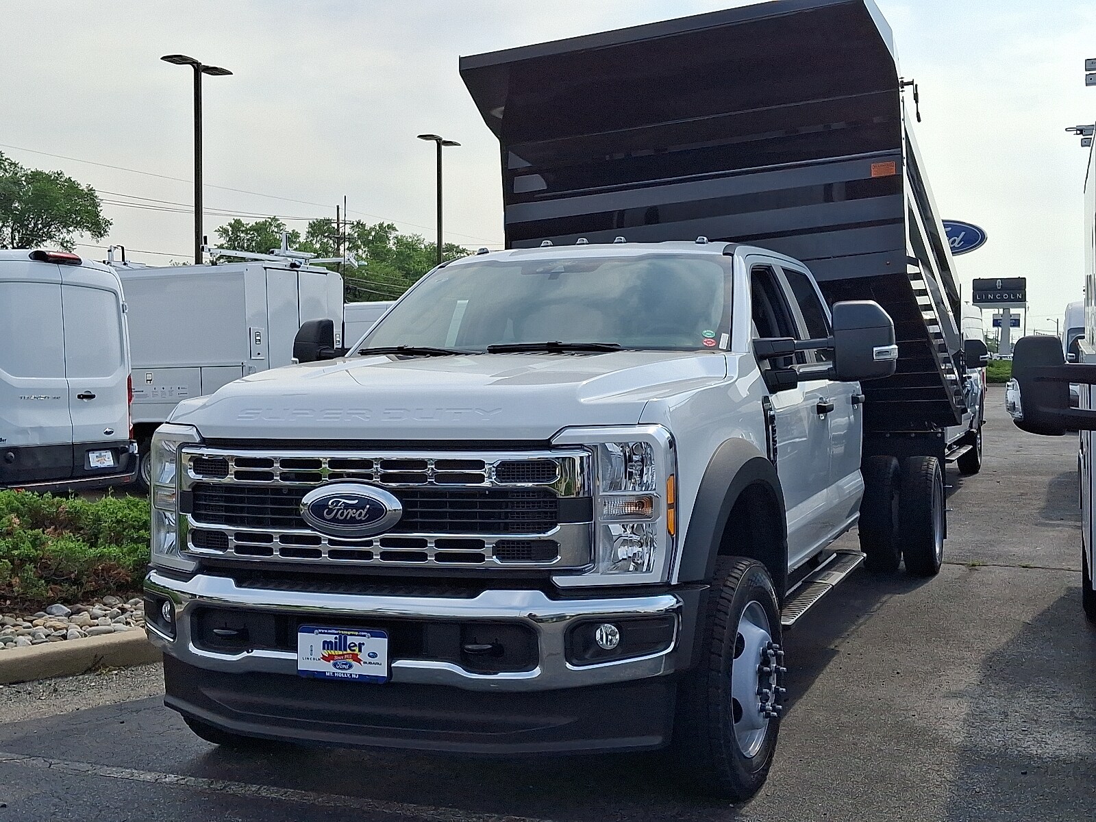 2025 Ford F-550 XL photo 3