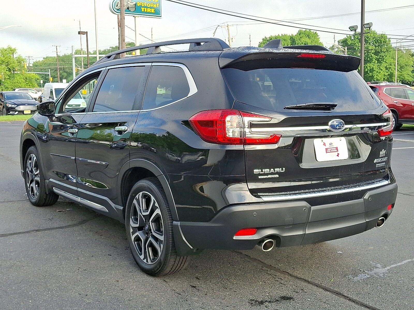 2025 Subaru Ascent Touring photo 4