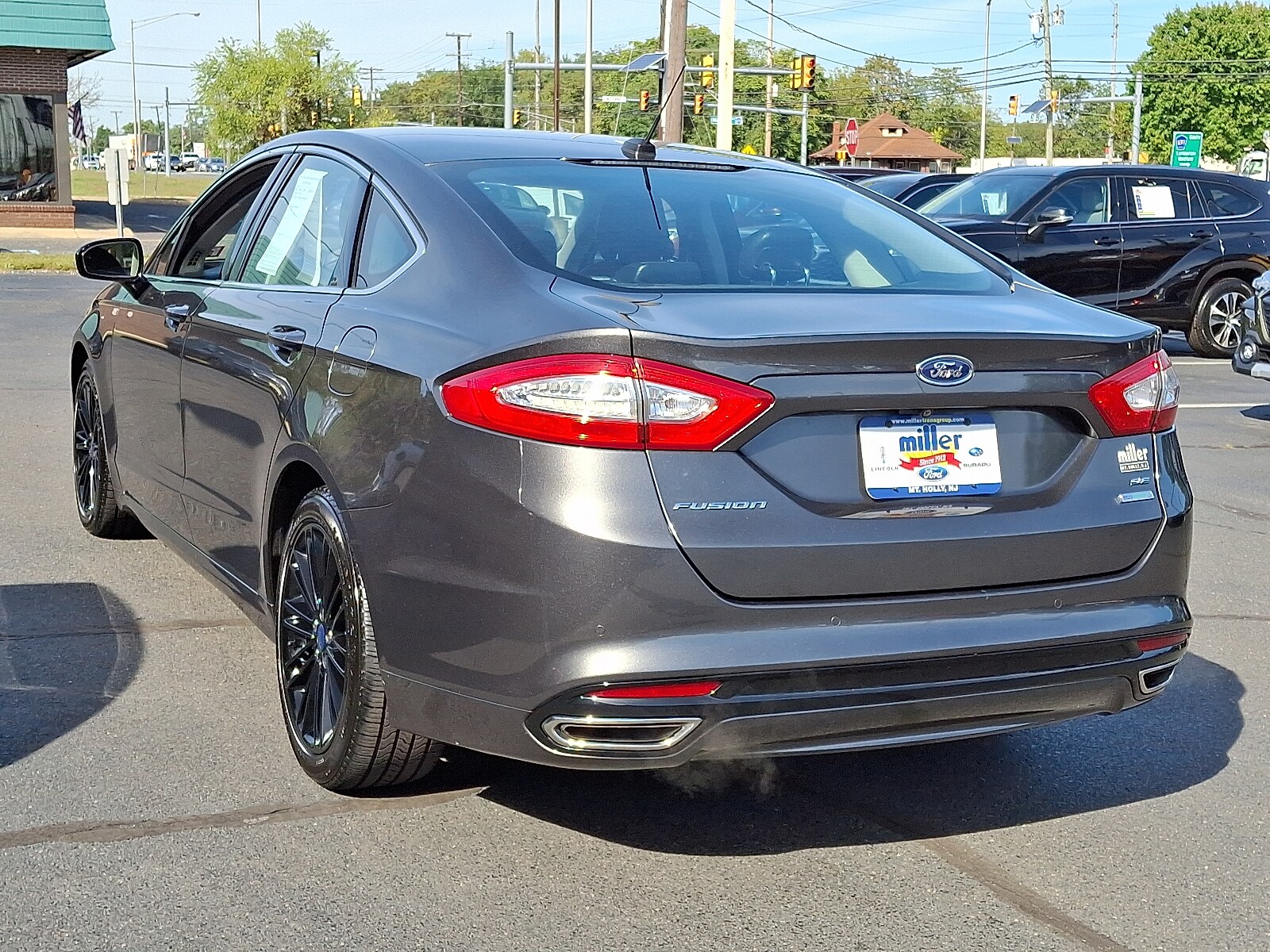 2016 Ford Fusion SE photo 3
