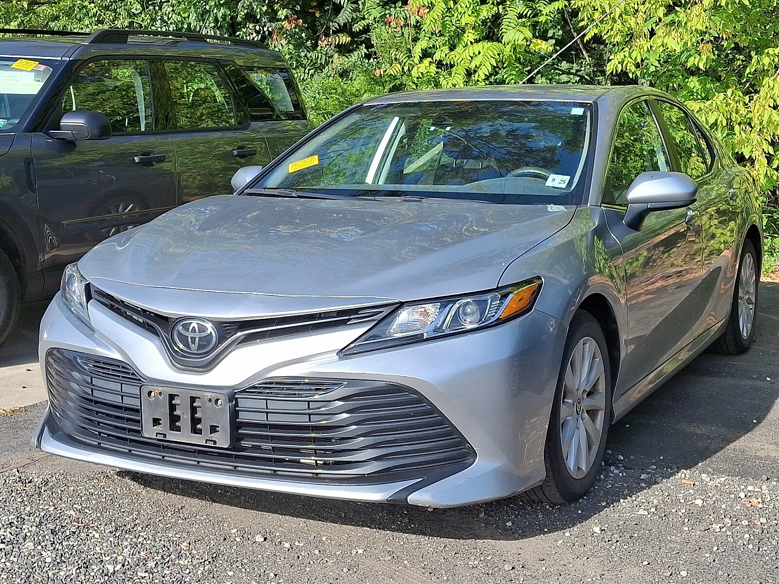 2020 Toyota Camry LE photo 3