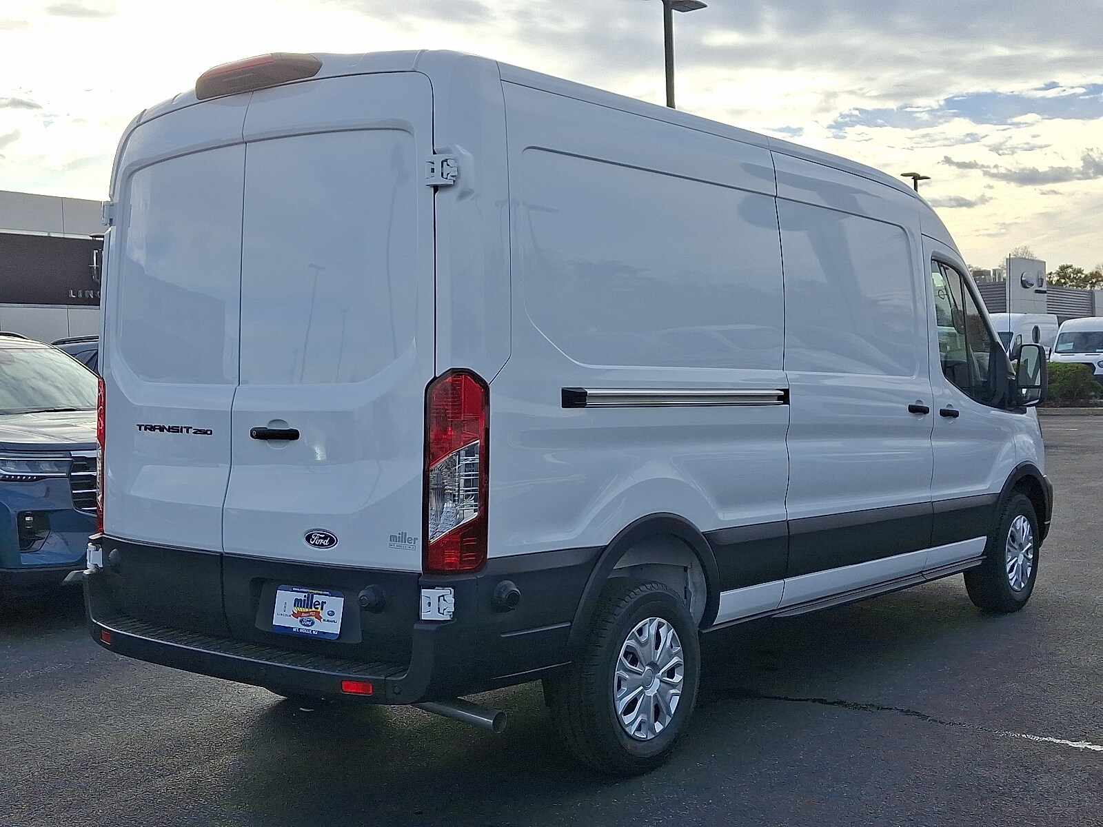 2026 Ford Transit photo 3