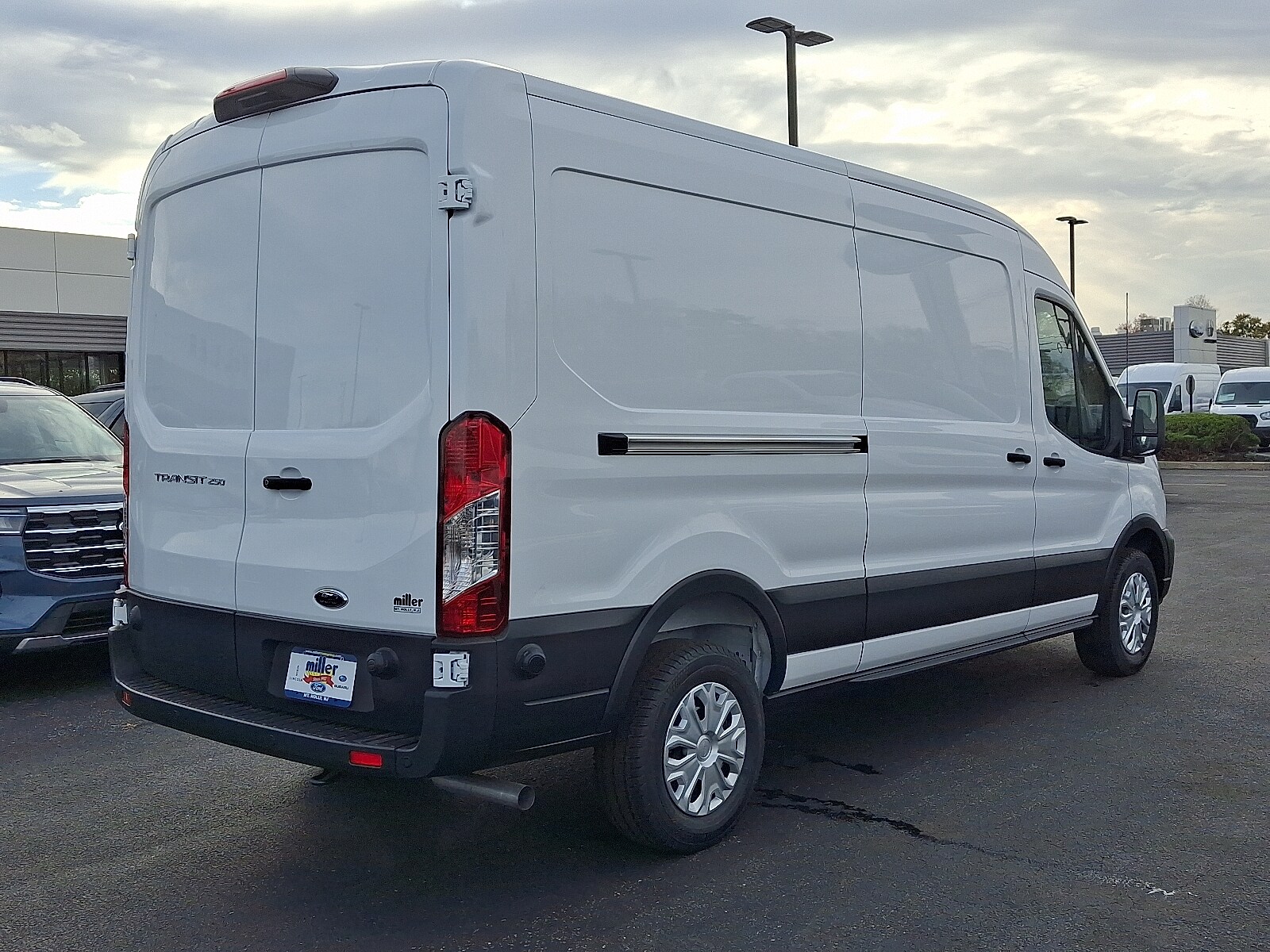 2025 Ford Transit Cargo Van photo 3