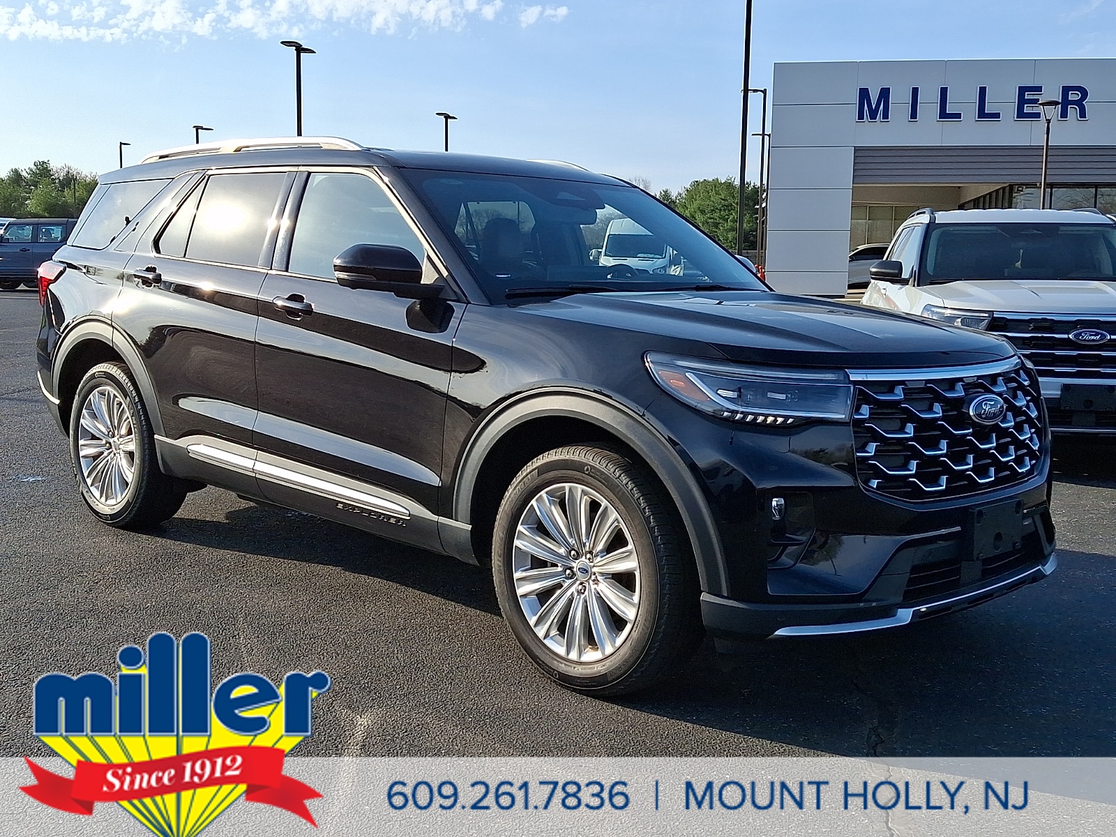 2025 Ford Explorer Platinum 4WD (PL535)'s photo