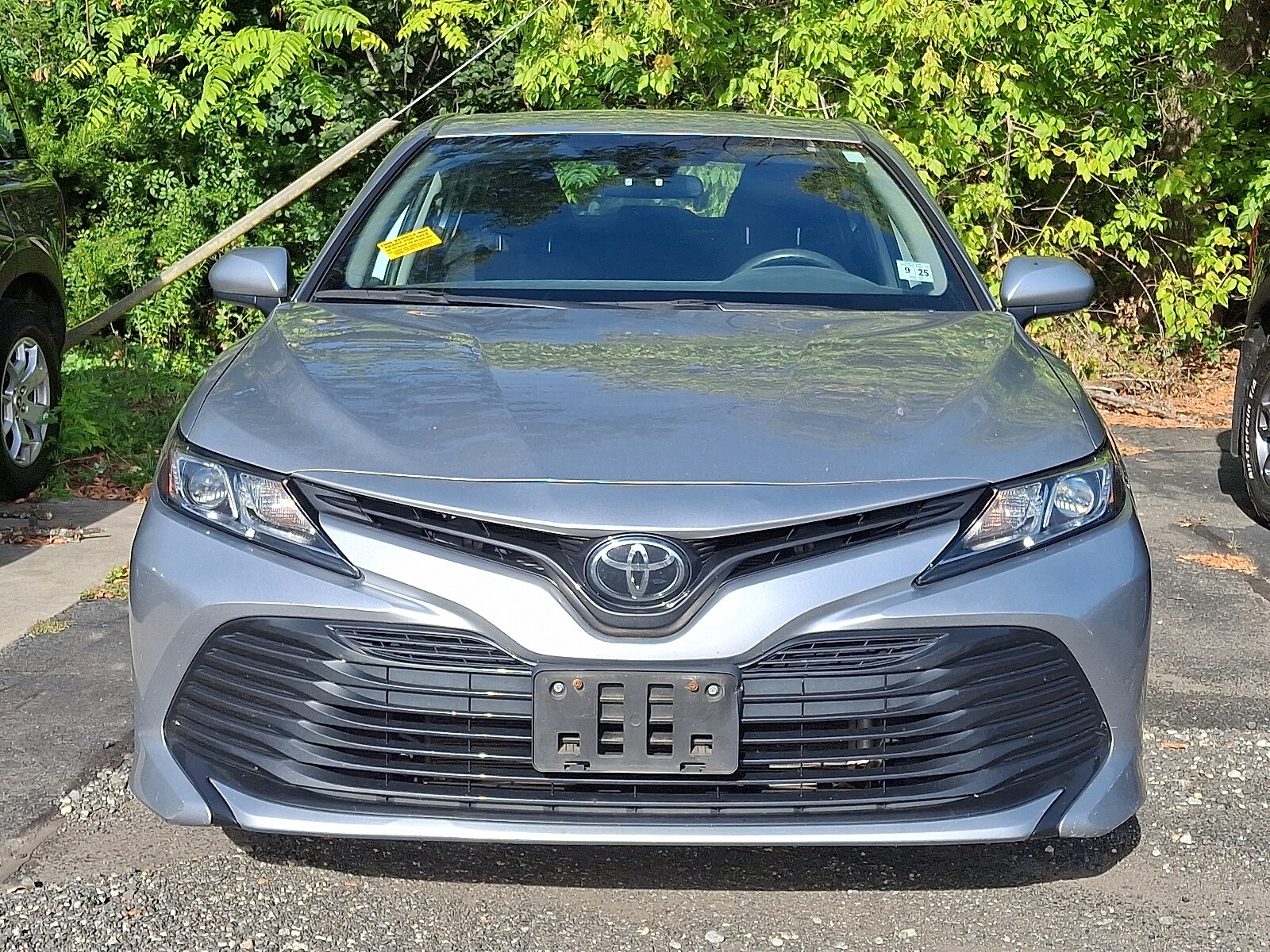 2020 Toyota Camry LE photo 2