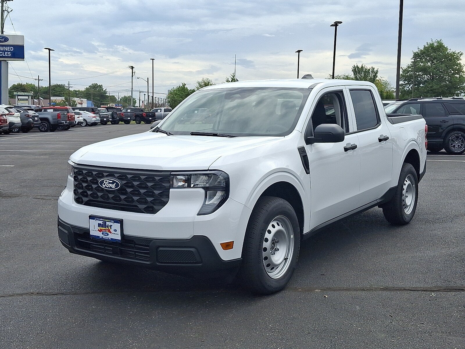 2025 Ford Maverick XL photo 2