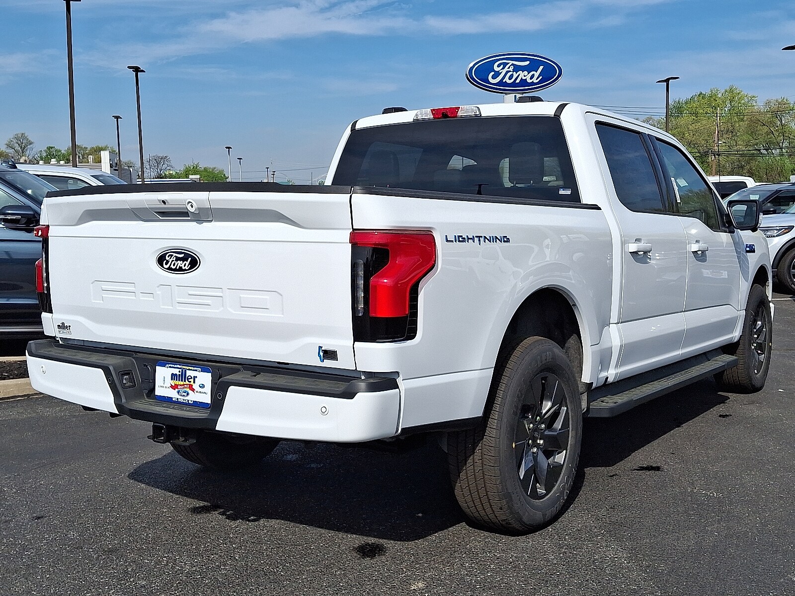 2025 Ford F-150 Lightning photo 3