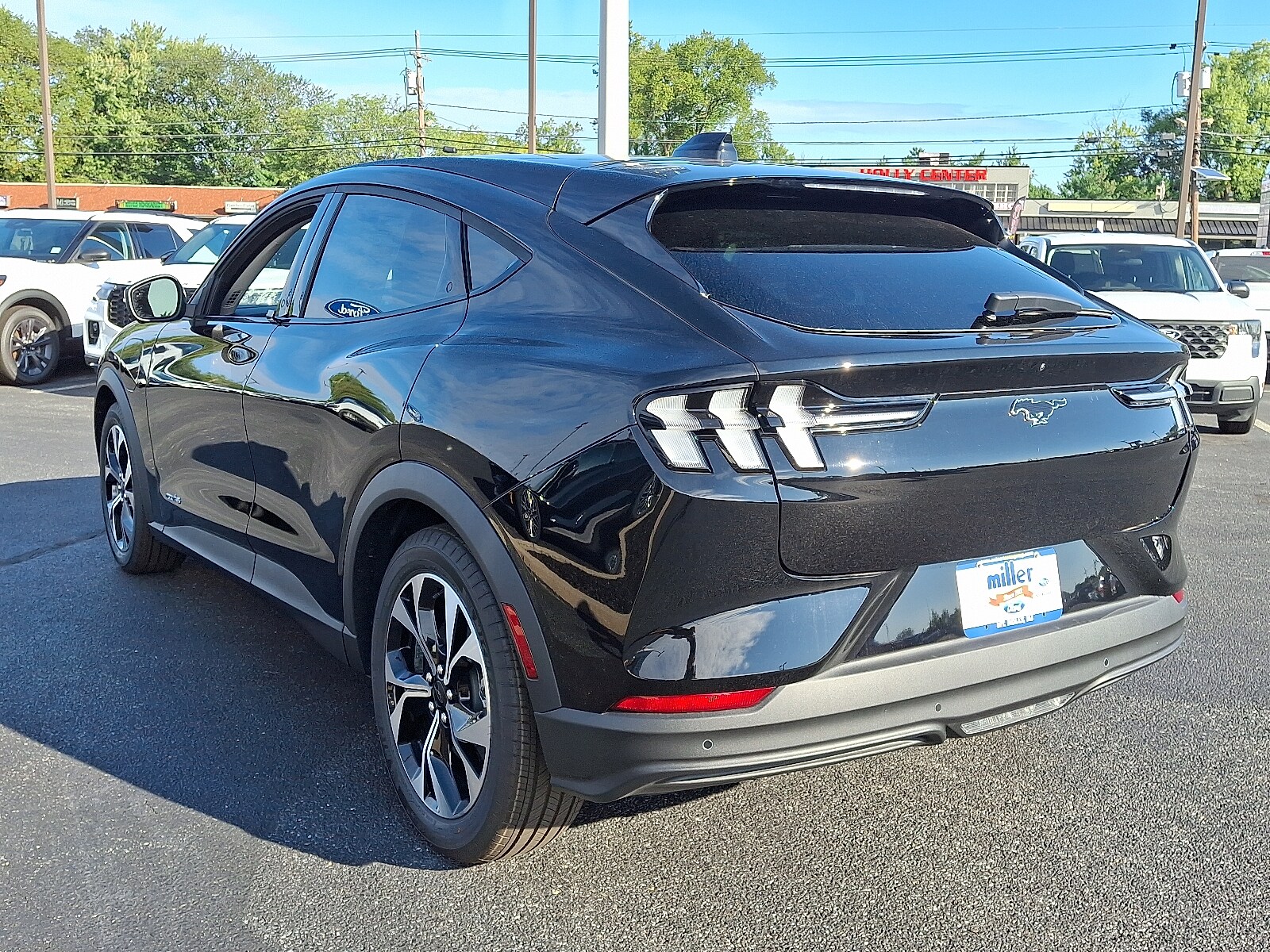 2025 Ford Mustang Mach-E Select photo 3