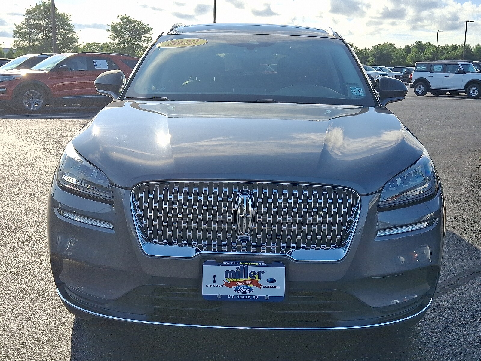 2022 Lincoln Corsair Standard photo 2