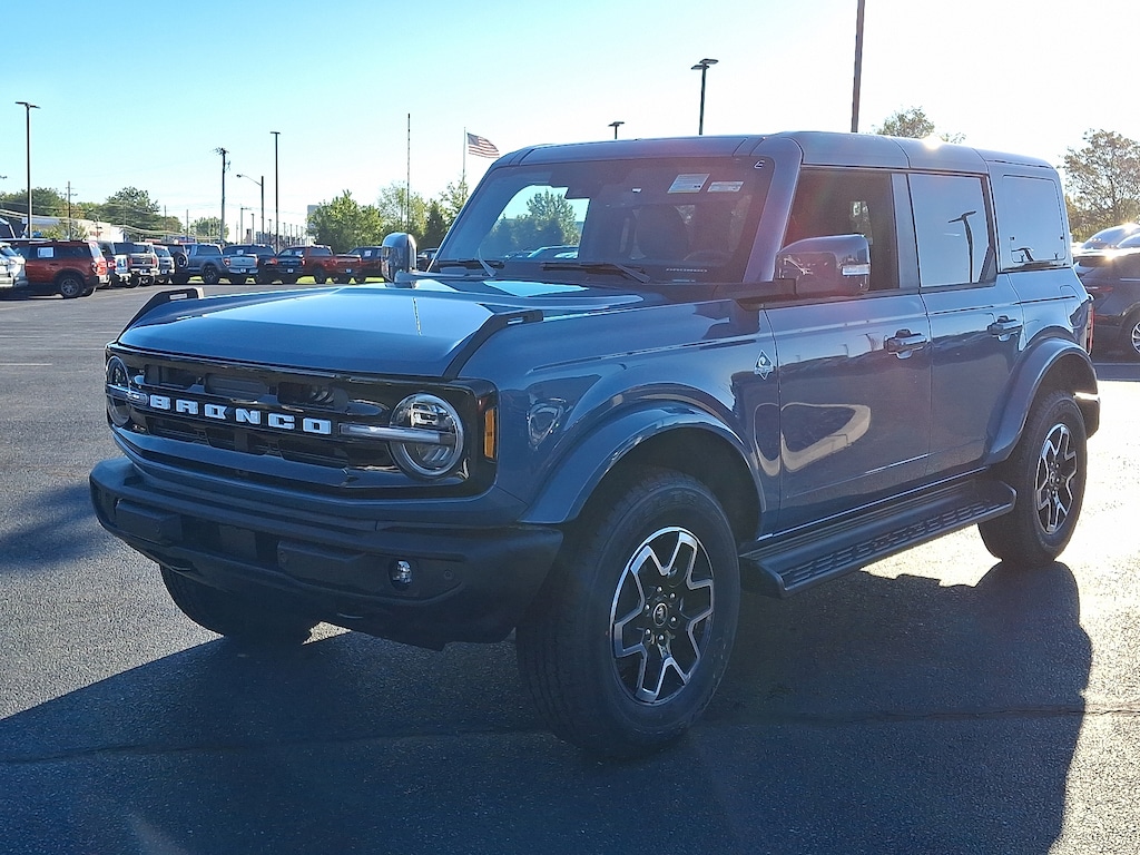 New 2025 Ford Bronco Outer Banks SUV