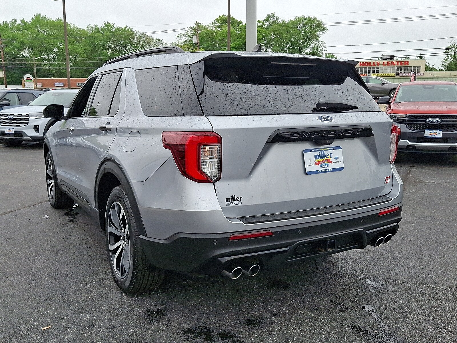 2022 Ford Explorer ST photo 4