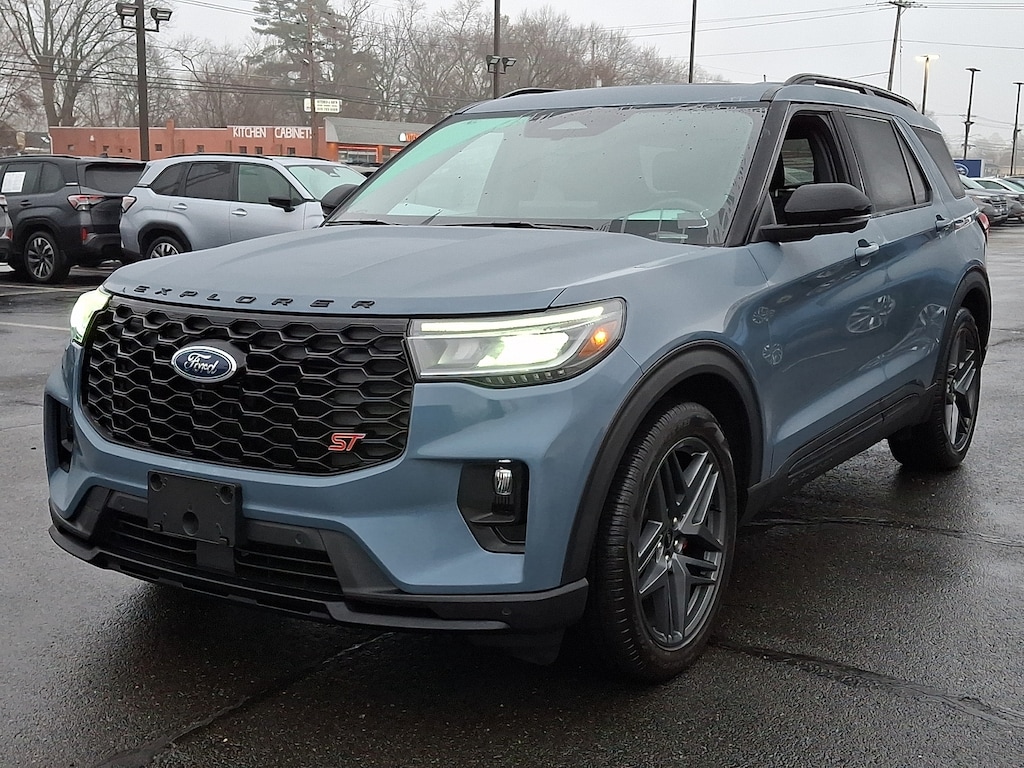 Used 2025 Ford Explorer ST Sport Utility
