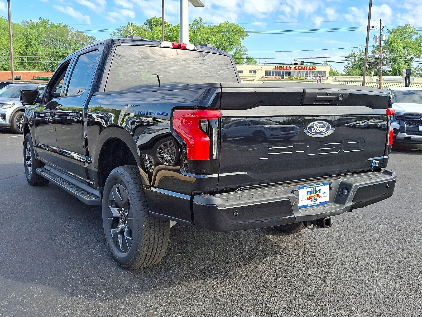 2025 Ford F-150 Lightning photo 3