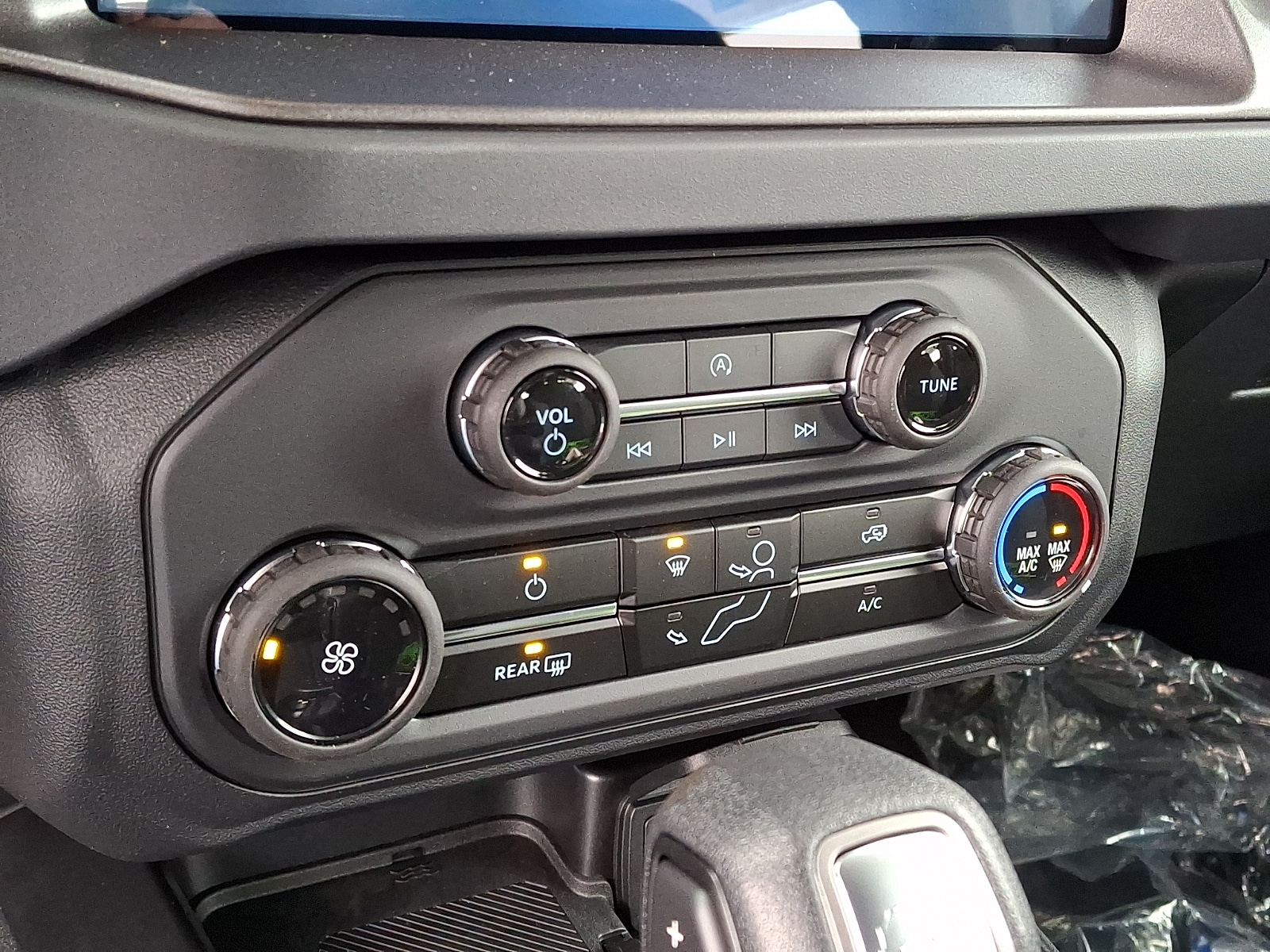 2025 Ford Bronco 4-Door Base - Photo 10
