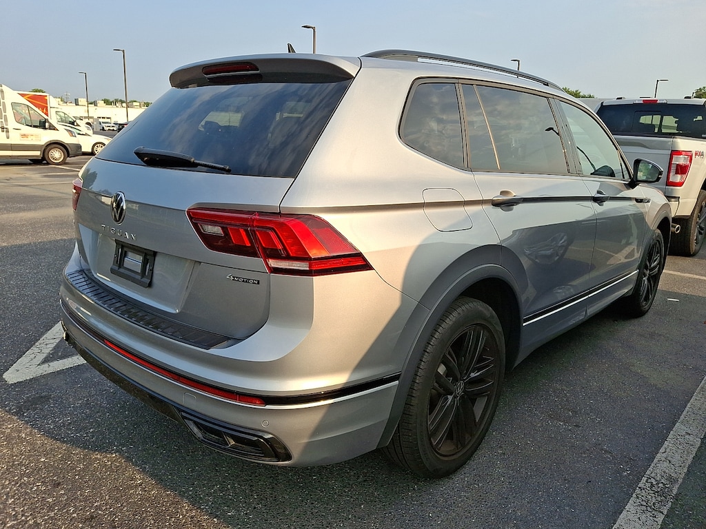 Certified 2022 Volkswagen Tiguan 2.0T SE R-Line Black Sport Utility