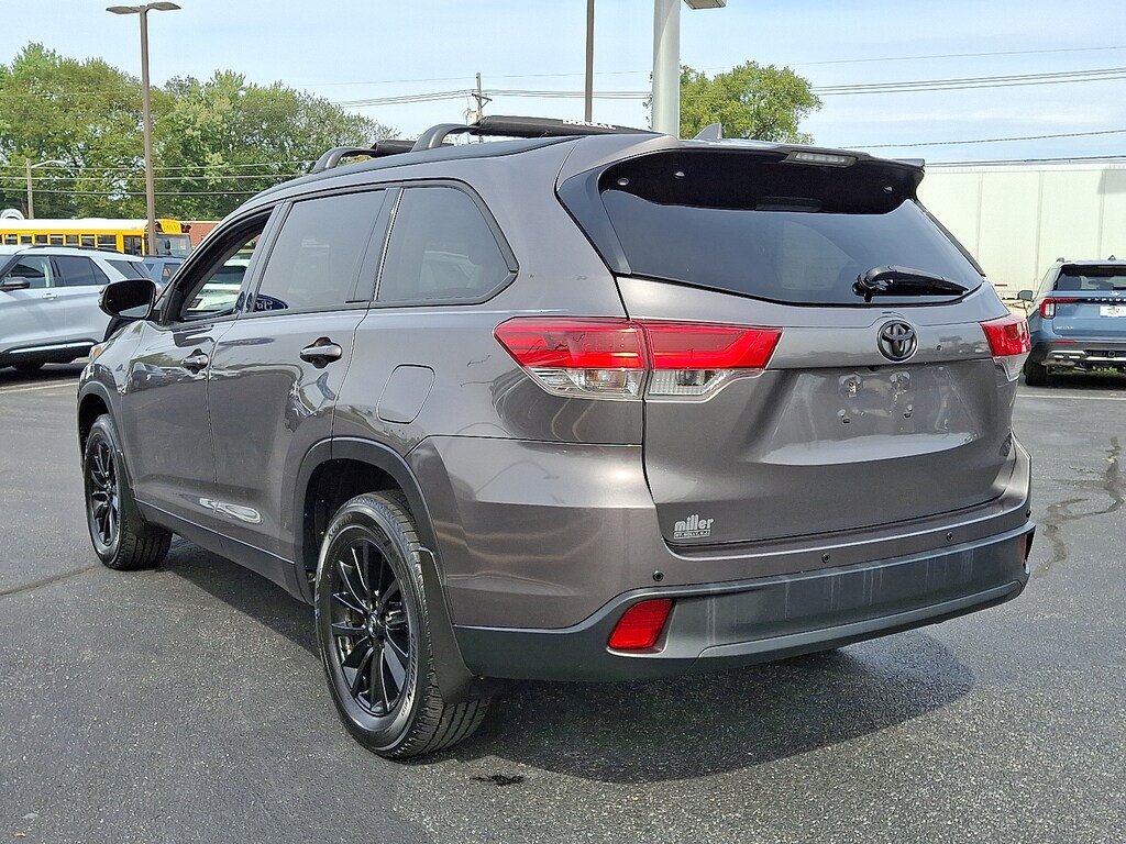 Used 2017 Toyota Highlander XLE Sport Utility