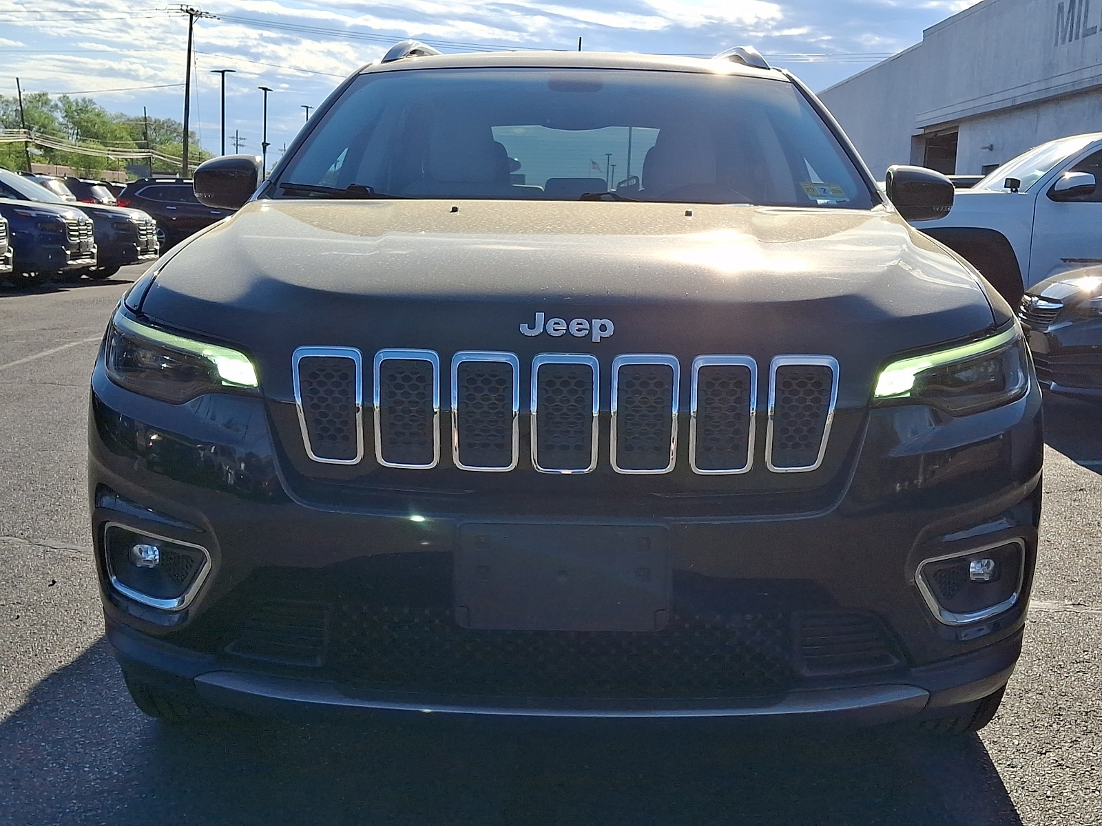 Used 2019 Jeep Cherokee Limited with VIN 1C4PJMDX9KD369400 for sale in Lumberton, NJ