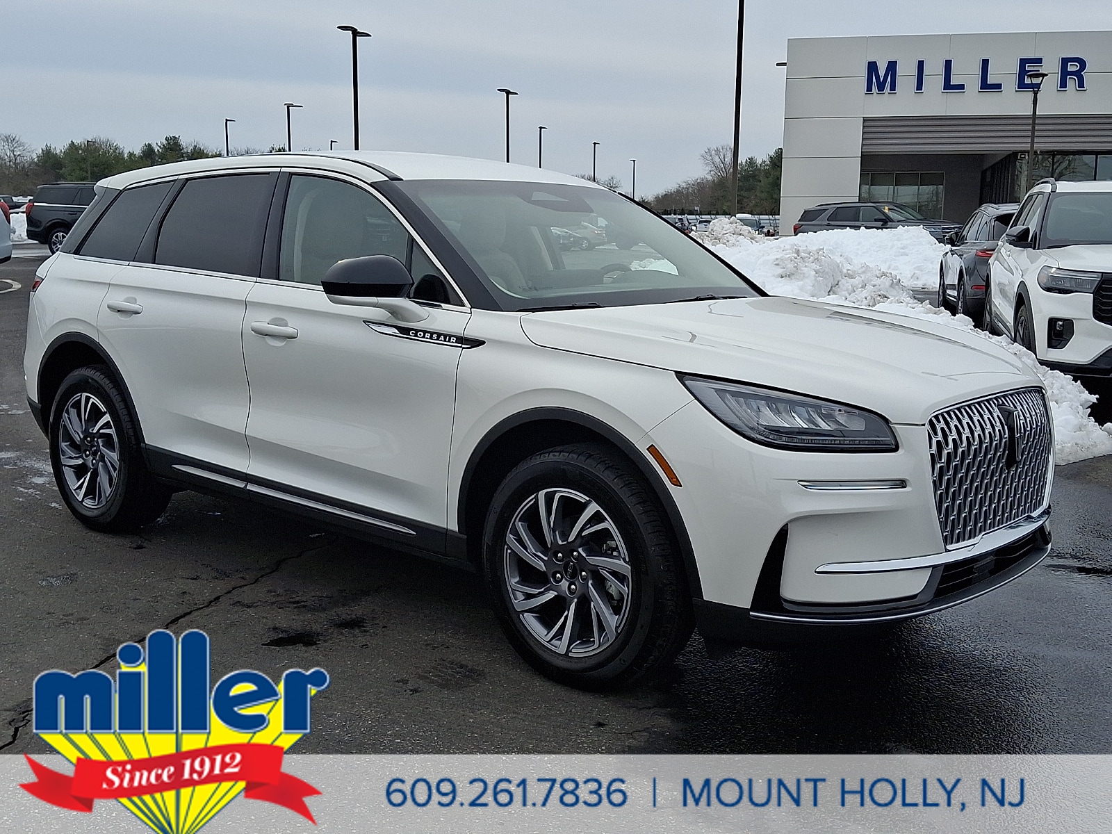 2023 Lincoln Corsair Base