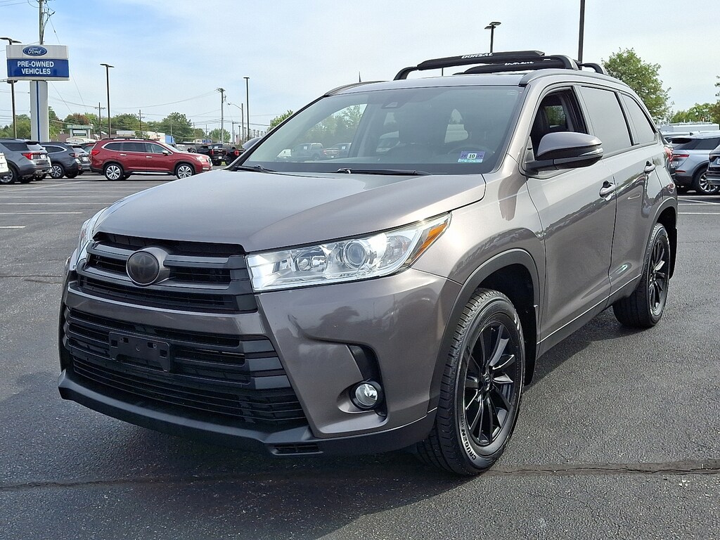 Used 2017 Toyota Highlander XLE Sport Utility