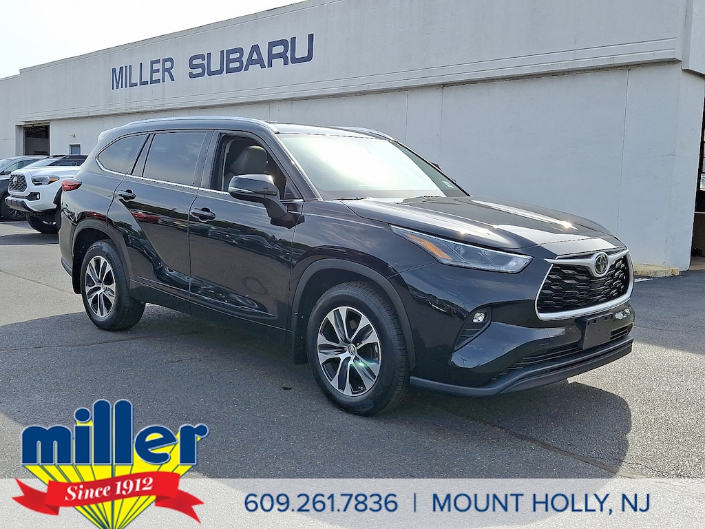 Used 2021 Toyota Highlander XLE Sport Utility